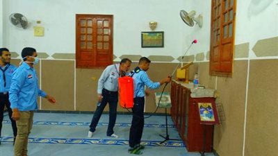 فرق الكشافة الجوية تعقم الاماكن العامة بطور سيناء