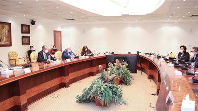 الاتصالات : تفعيل خط ساخن لتلقي شكاوى العاملين بالقطاع السياحي