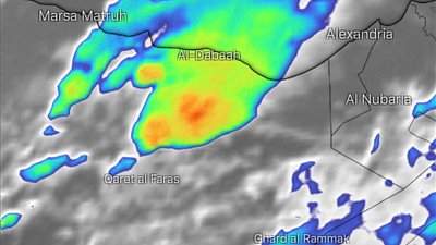 بالفيديو.. سحب رعدية على الضبعة والعلمين