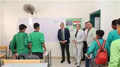 محافظ الجيزة يتفقد انتظام الدراسة بمجمع مدارس بولاق الدكرور