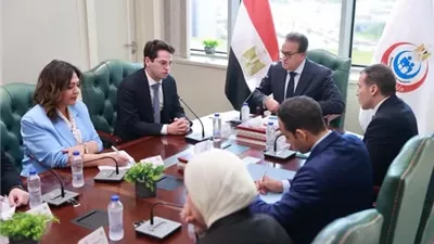 وزير الصحة يبحث تطوير منظومة الإسعاف الجوي في مصر
