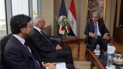 وزير السياحة والآثار يبحث مع السفير الياباني بالقاهرة تعزيز التعاون السياحي والأثري بين البلدين