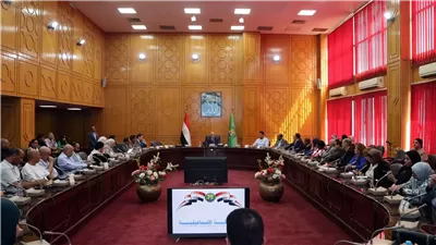 محافظ الإسماعيلية يستعرض خطة التطوير والإستثمار خلال مؤتمر صحفي