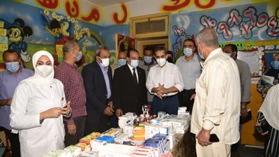 محافظ الغربية يشهد القوافل الطبية والبيطرية بمنشأة حاتم -صور