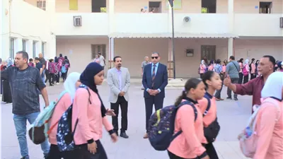مدير « تعليم الجيزة» يشدد على الانضباط خلال جولة مكثفة بالدقي