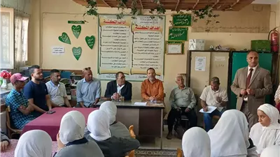ندوة أدبية لنادي أدب ديرمواس بمدرسة الشهيد عمرو الثانوية بنات