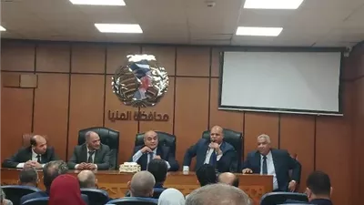 وفد وزارة المالية يلتقي العاملين بالمديرية بالمنيا