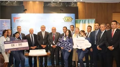 إسحق:تعزيز حركة النقل الجوي ودعم نمو السياحة بين القاهرة واليونان