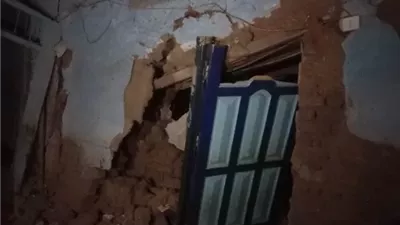 إنهيار جدار منزل على أسرة بمدينة البياضية