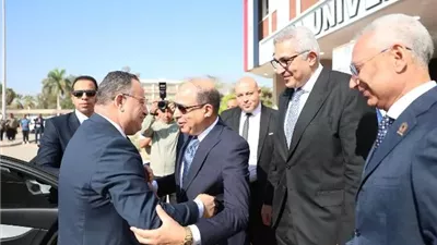 وزير التعليم العالي فى جامعة المنيا لتفقد المشروعات والمنشآت