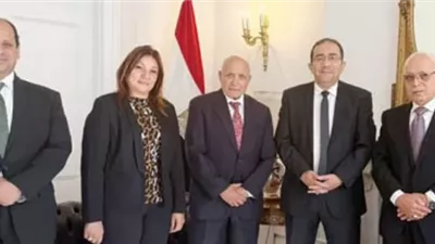 القنصل العام المصري بلندن يلتقي مجلس إدارة بيت العائلة المصرية