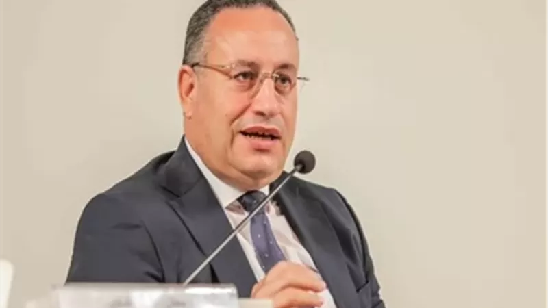 الدكتورعبدالعزيز