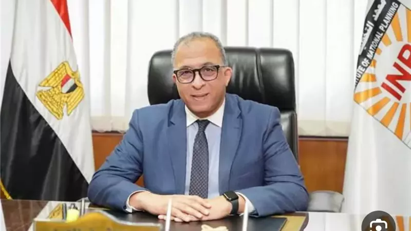 الدكتور أشرف العربي