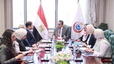وزير الصحة يعقد اجتماعًا لمتابعة معدلات الإنجاز في مشروع التأمين الصحي الشامل