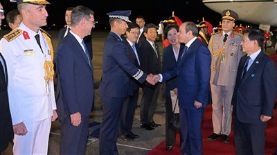 الرئيس السيسي يصل قاعدة سول الجوية في مستهل زيارته لكوريا 