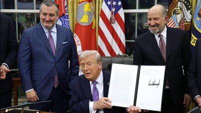الذكاء الاصطناعي يشعل صراعًا في واشنطن.. لماذا يلاحق حلفاء ترامب خبراء السلامة؟