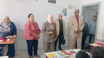 مدير تعليم القاهرة تتابع انتظام الدراسة بإدارة البساتين