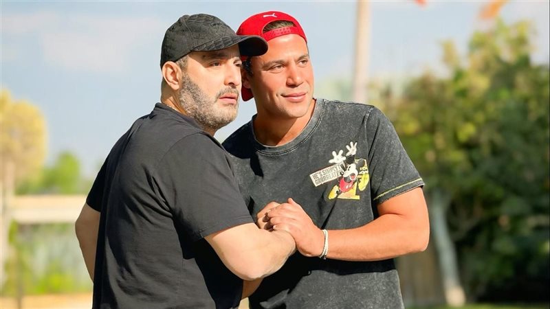 أحمد خالد موسي يجمع