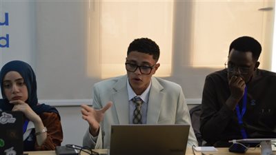 طالب بجامعة مصر للمعلوماتية يشارك في محاكاة COP31 ويفاوض بإسم مصر