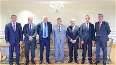 نبيل فهمي يستقبل جبريل الرجوب ومحمد اشتية