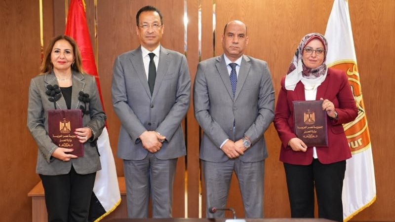 مذكرة تفاهم بين وزارتي العمل والاتصالات لرقمنة الخدمات وبناء