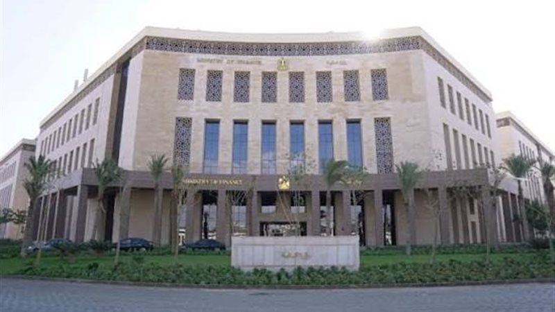 الاقتصاد المصري يثبت قدرته على التكيف بعد تثبيت تصنيف «فيتش»