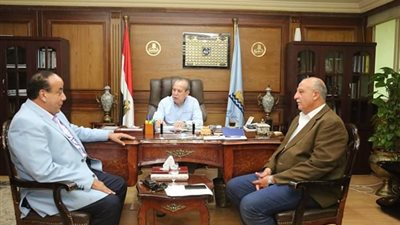 محافظ كفرالشيخ يشدد على مواصلة جهود رفع مخلفات الأمطار