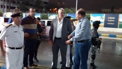 نائب محافظ الإسماعيلية يشهد رفع تجمعات الأمطار ..صور