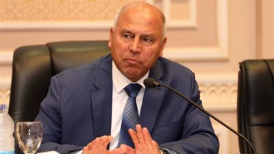 وزير النقل يقرر التحقيق في واقعة تحرك قطار بدون سائق