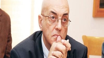 مثقفون وأدباء: 