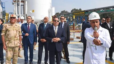 السيسي يفتتح مصنعين تابعين لشركة النصر للكيماويات الوسيطة بأبو رواش