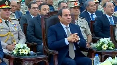 السيسي يشاهد فيلما تسجيليا حول مصنعي الغاز بأبو رواش