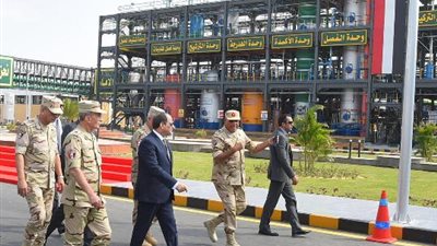 السيسي : مشروعات القوات المسلحة ليس على حساب القطاع الخاص بل بالمشاركة معه