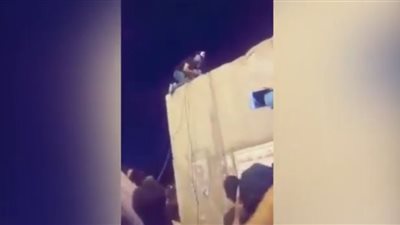 بالفيديو.. متظاهر عراقي يتفادى رصاصة خلال أقل من ثانية