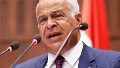 فرج عامر :الكافيهات والشيشة تتصدر المكاسب والصناعة تراجعت