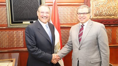 وزير القوي العاملة يبحث مع السفير السعودي تسهيل عمل شركات إلحاق العمالة المصرية
