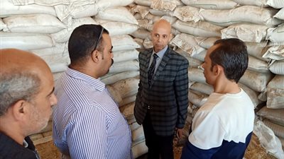 وكيل وزارة الصحة بالشرقية يضبط ٨٦ طن سكرفاسد لسوء التخزين