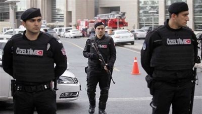 تركيا تصدر أوامر باعتقال 133 عسكريا