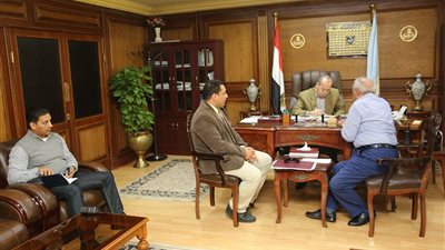 محافظ كفرالشيخ يعلن تبرع الاتحاد المصري لمقاولي التشييد والبناء بـ 100 ألف جنيه لمستشفي الجامعه