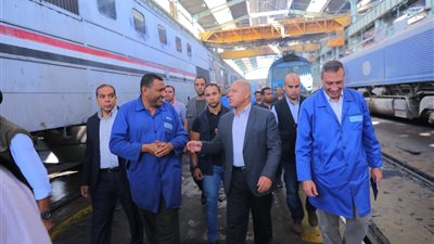 النقل :صيانة ٤١ جرار سكة حديد قبل نهاية يونيو القادم