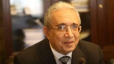 ياسر عمر يتدخل لحل ازمة المهندسين والعاملين بالكهرباء بالخارج