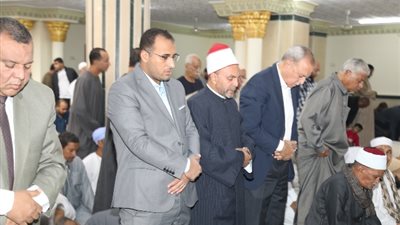 محافظ قنا يفتتح أعمال احلال وتجديد مسجد سعودى ..صور