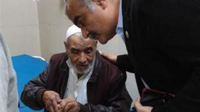 رئيس حي الدقي يتفقد احوال المرضى بـ 6 اكتوبر