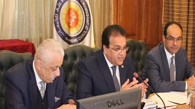 وزير التعليم العالي يطالب بإنشاء مكاتب بالجامعات لرعاية المبعوثين
