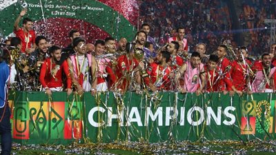 عقب التتويج بامم افريقيا.. صرف مليون جنيه مكافأة للمنتخب الأولمبى