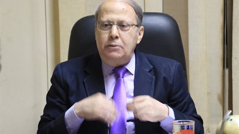 الكاتب الصحفي عبد
