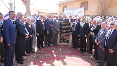 عباس ومبارك يضعان حجر الأساس لكلية الطب البيطرى بطوخ طنبشا بالمنوفية