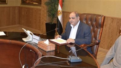 محافظ الغربية .. تدبير كرسي متحرك كهربائي وتسليمه لأحد المواطنين ذوى القدرات الخاصة