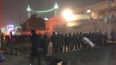 إصابة عشرات المتظاهرين أثناء محاولة اقتحام القنصلية الإيرانية في النجف