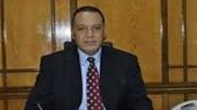 محافظ الشرقية يؤدي صلاة الجمعة بمسجد النصر بقرية السناجرة